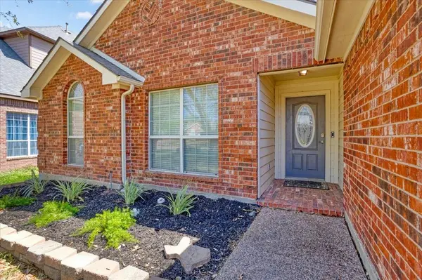 608 Lake Village Drive, Mckinney, TX 75071