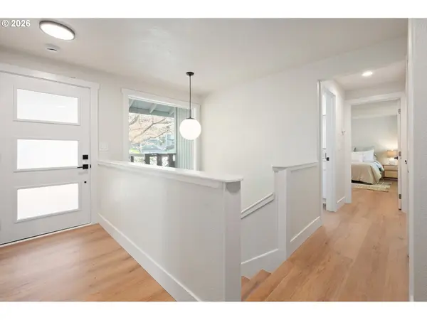 1955 W 28TH AVE, Eugene, OR 97405