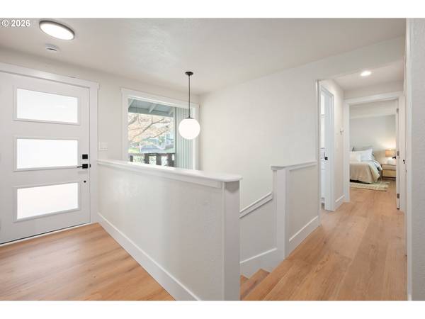 1955 W 28TH AVE, Eugene, OR 97405