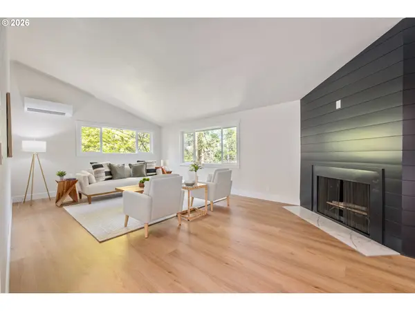 1955 W 28TH AVE, Eugene, OR 97405