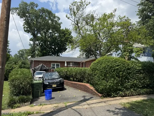 210 W 7Th Ave, Roselle Boro, NJ 07203