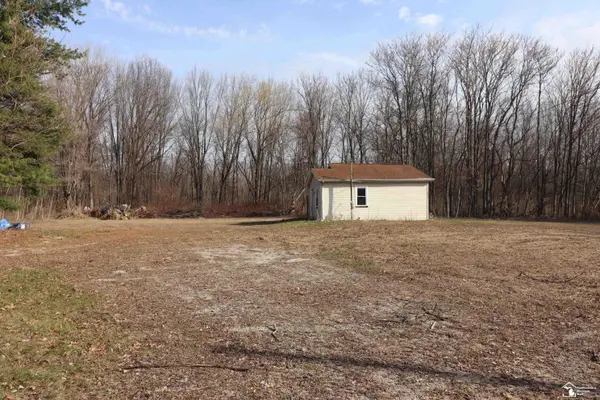 2630 W Temperance RD, Bedford Twp, MI 48182