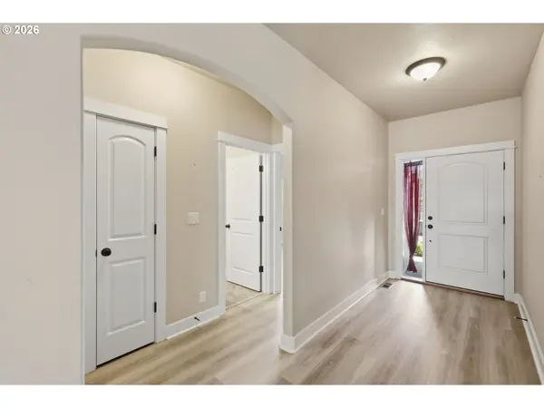 956 KAYLEE AVE, Junction City, OR 97448