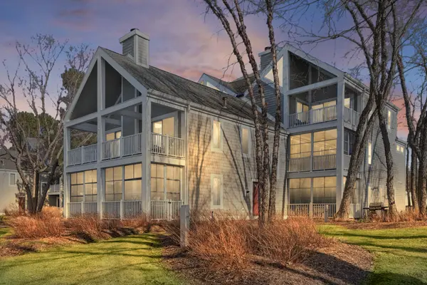 420 W Oselka DR #212, New Buffalo City, MI 49117