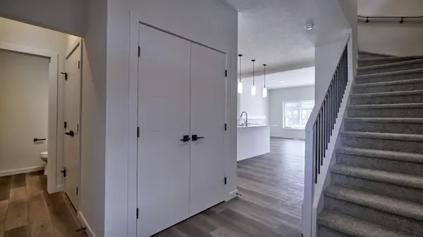 264 Legacy Glen Parade SE, Calgary, AB T2X 5Z6