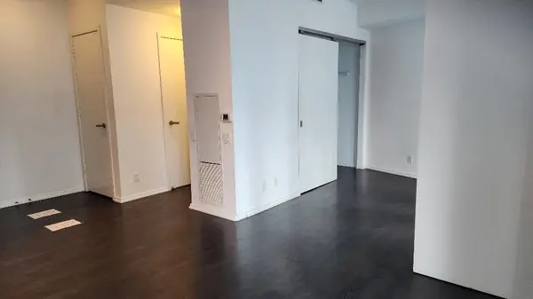 125 Peter ST #1612, Toronto C01, ON M5V 0M2