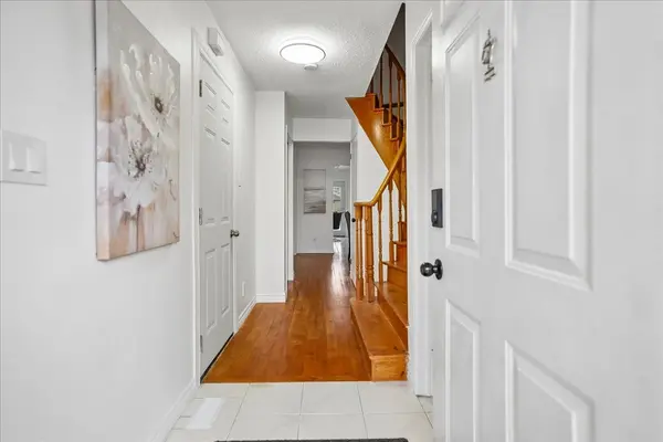 148 Adele CRES, Oshawa, ON L1J 7X6