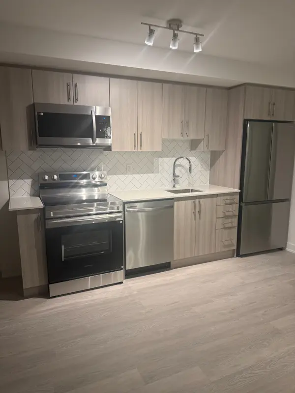 1010 Sandy Beach RD #1306, Pickering, ON L1W 0C7