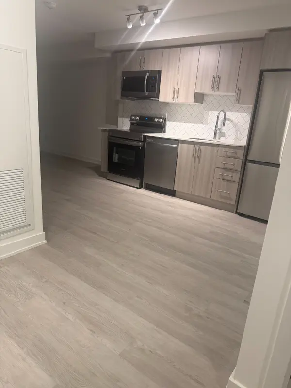 1010 Sandy Beach RD #1306, Pickering, ON L1W 0C7