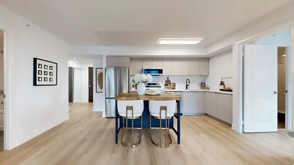 370 Highway 7 N/A E #223, Richmond Hill, ON L4B 0C4