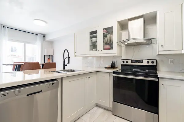 233 Stanley ST, Barrie, ON L4M 6X9