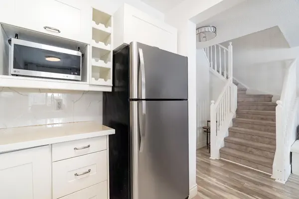 233 Stanley ST, Barrie, ON L4M 6X9