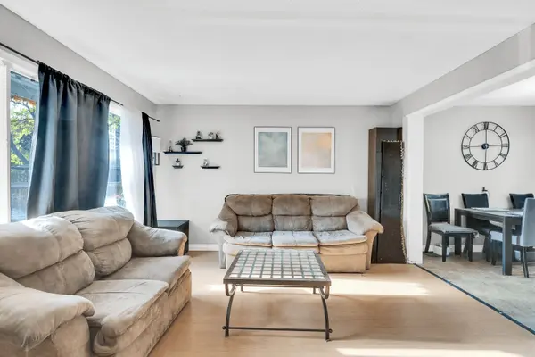 925 Francis RD, Burlington, ON L7T 3Z1