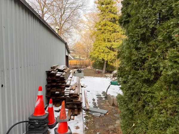 25 Earl ST, Mississauga, ON L5M 1N6