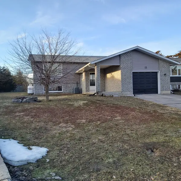12 Juniper CT, Kawartha Lakes, ON K0M 1A0
