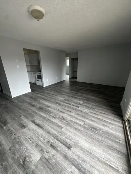 9 Lowndes AVE #11, Georgina, ON L4P 3T1