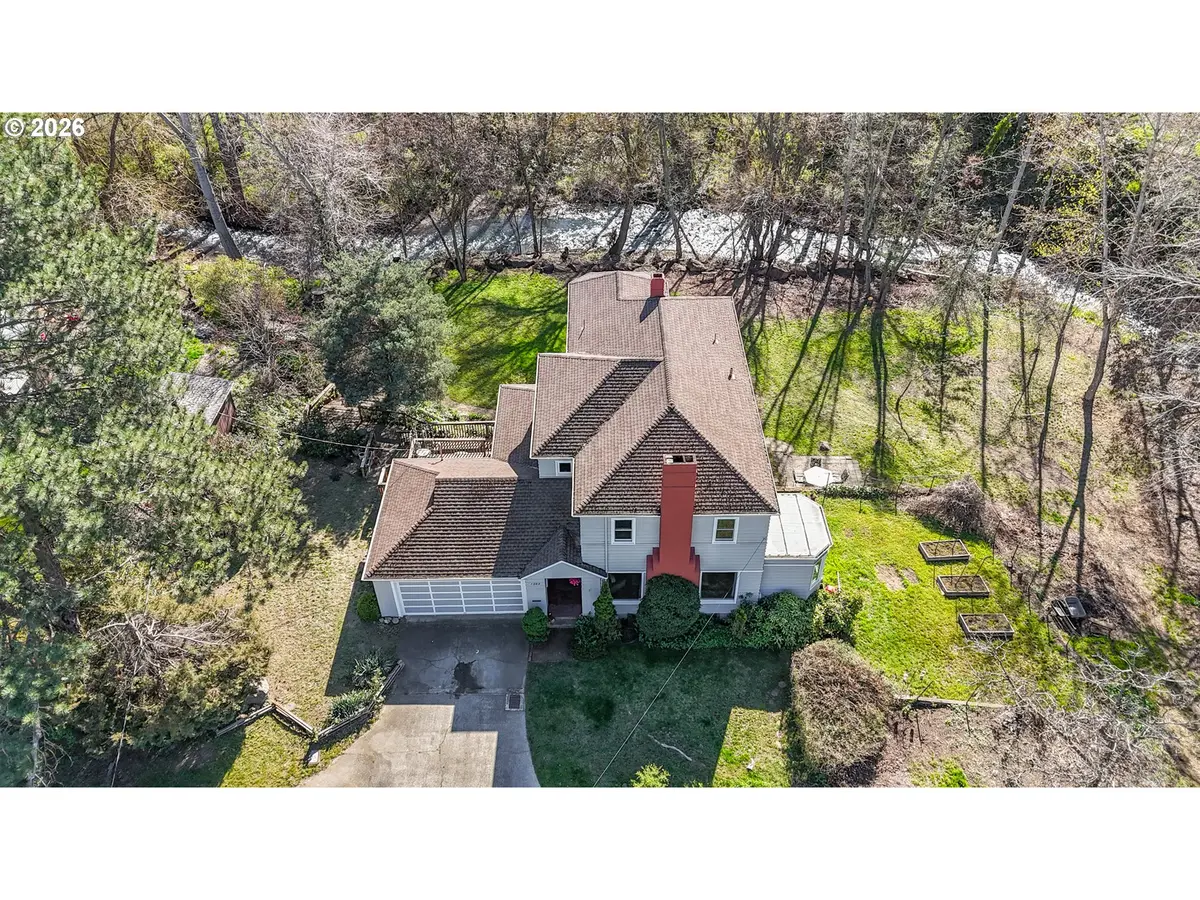 1002 W 11TH ST, The Dalles, OR 97058