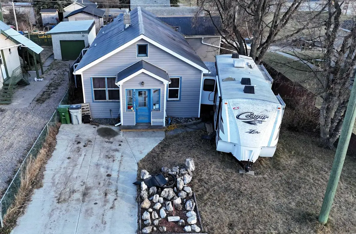 4725 5 AVE, Edson, AB T7E 1C6