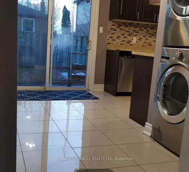 121 McMurchy AVE S, Brampton, ON L6Y 1Z1