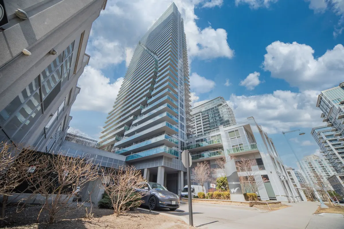 16 Brookers LN #2410, Toronto W06, ON M8V 0A5