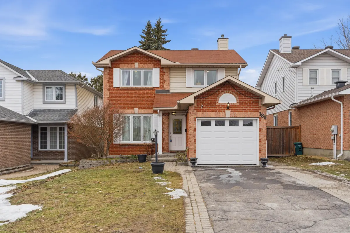 180 Equestrian DR, Kanata, ON K2M 2B9