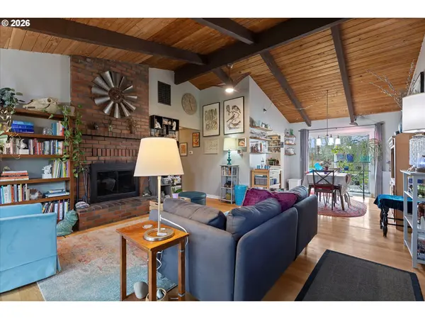 32010 SE HINMAN AVE, Estacada, OR 97023