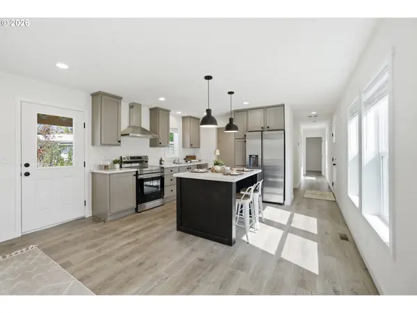 1103 N SPRINGBROOK RD ##37, Newberg, OR 97132