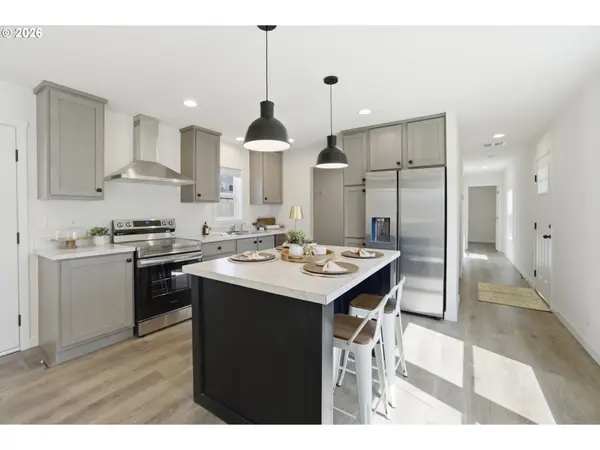 1103 N SPRINGBROOK RD ##37, Newberg, OR 97132