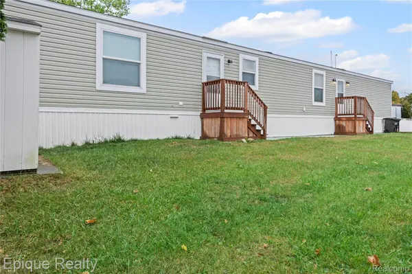 83 Elm AVE, Highland Charter Township, MI 48357