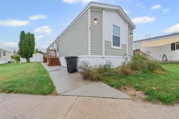 83 Elm AVE, Highland Charter Township, MI 48357