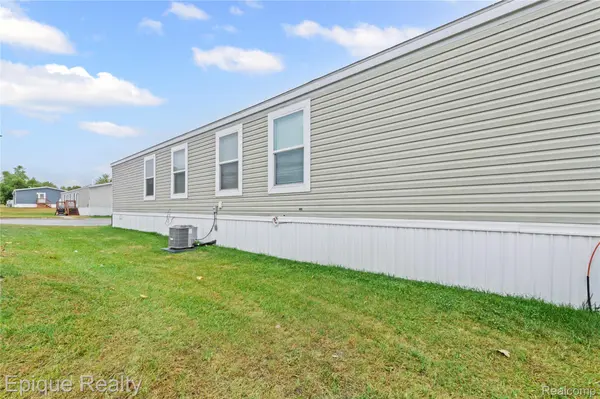 83 Elm AVE, Highland Charter Township, MI 48357