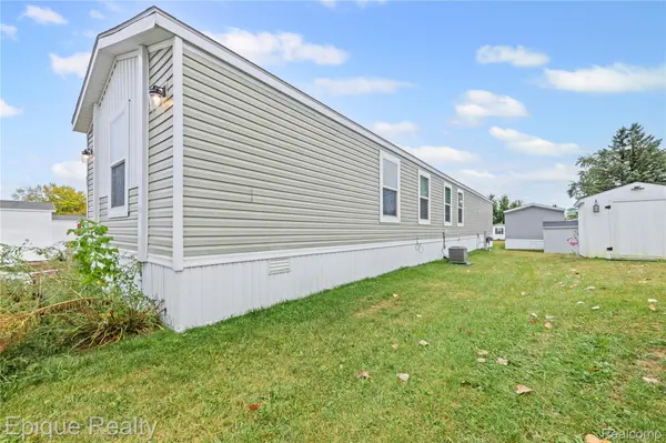 83 Elm AVE, Highland Charter Township, MI 48357