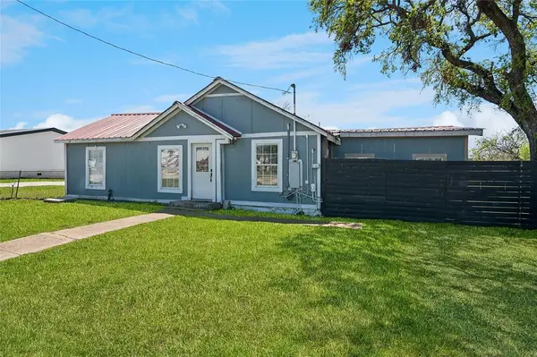 126 Alexander Street, Hillsboro, TX 76645