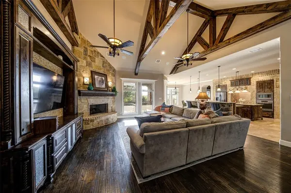 254 Maral Lane, Azle, TX 76020