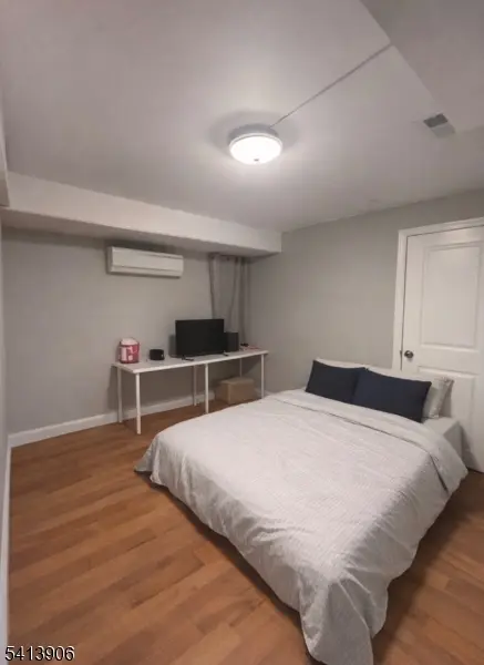 70 Port Ave, Elizabeth City, NJ 07206