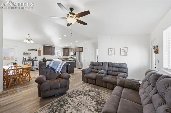 730 S Sterling DR, Pueblo, CO 81007