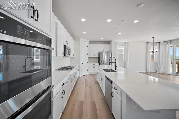 5745 Mammoth LN, Colorado Springs, CO 90827