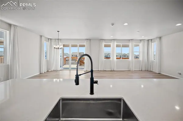 5745 Mammoth LN, Colorado Springs, CO 90827