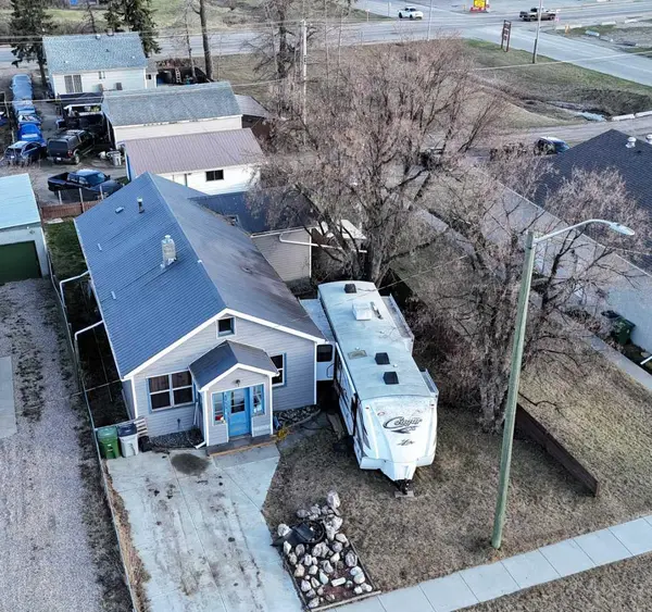 4725 5 AVE, Edson, AB T7E 1C6