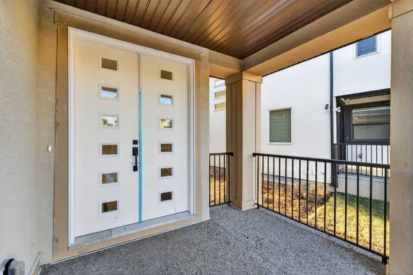 202 Kinniburgh LOOP, Chestermere, AB T1X 2S7