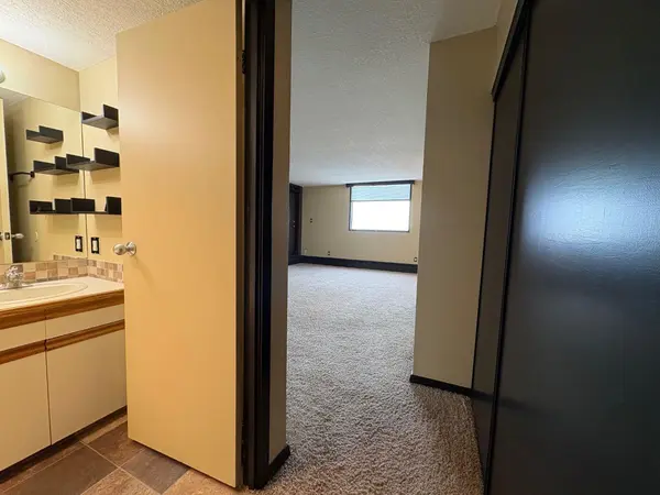 515 6 ST S #903, Lethbridge, AB T1J 4J1