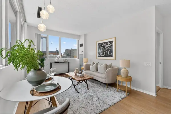 555 Yonge ST #707, Toronto C08, ON M4Y 3A6