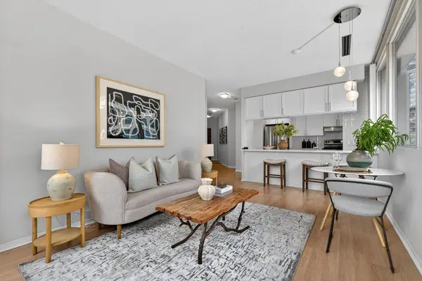 555 Yonge ST #707, Toronto C08, ON M4Y 3A6