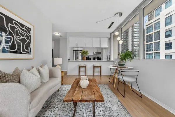 555 Yonge ST #707, Toronto C08, ON M4Y 3A6