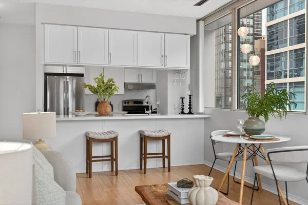 555 Yonge ST #707, Toronto C08, ON M4Y 3A6