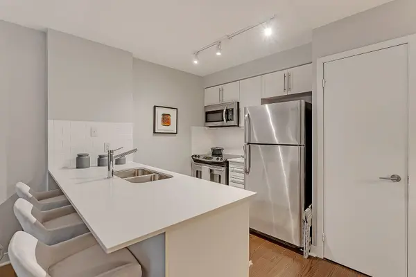 1169 Queen ST W #N210, Toronto C01, ON M6J 1J4