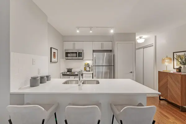 1169 Queen ST W #N210, Toronto C01, ON M6J 1J4