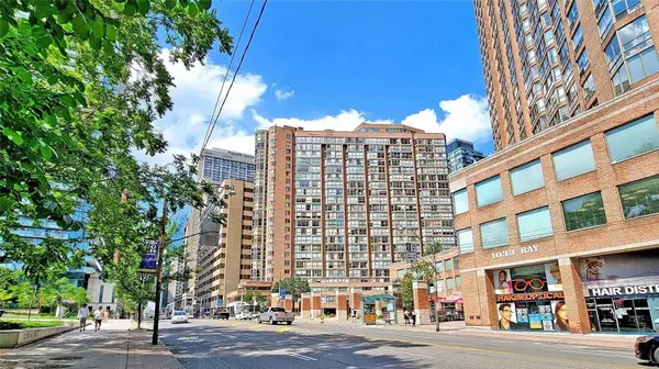 1055 Bay ST #504, Toronto C01, ON M5S 3A3