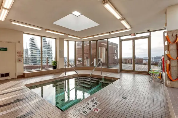 1055 Bay ST #504, Toronto C01, ON M5S 3A3