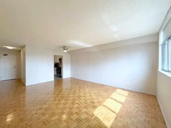 30 Denton AVE #1021, Toronto E06, ON M1L 4P2